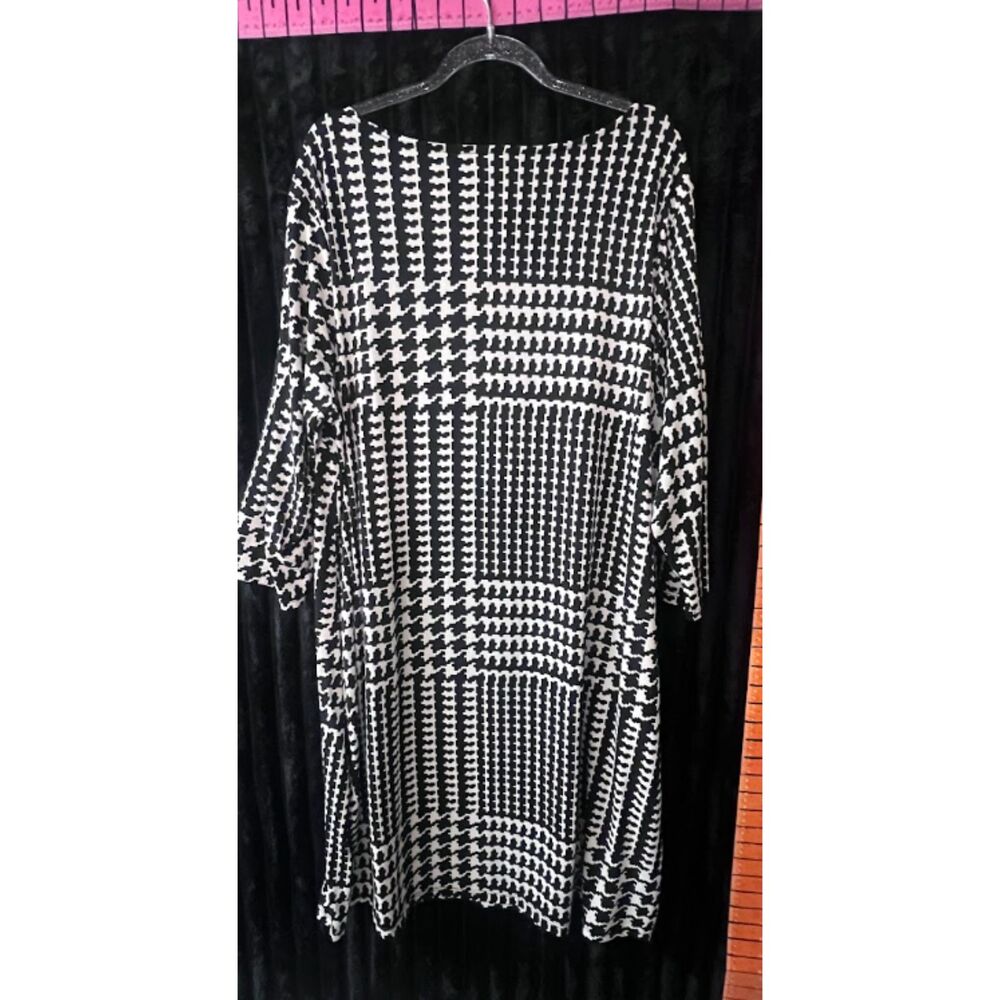 Daisy Fuentes Woman 1X Black & White Houndstooth Print Dress